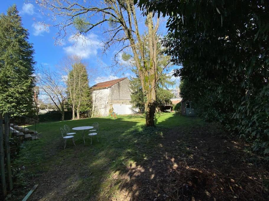 Maison Leocha Sablons-sur-Huisne Exteriör bild